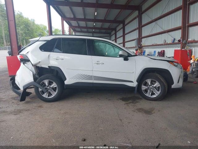 2022 TOYOTA RAV4 XLE 13