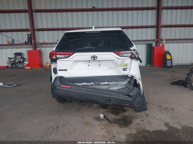 2022 TOYOTA RAV4 XLE 16
