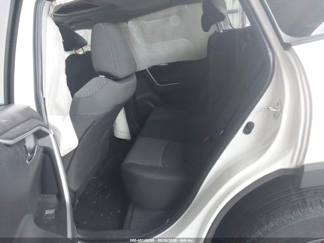 2022 TOYOTA RAV4 XLE 8