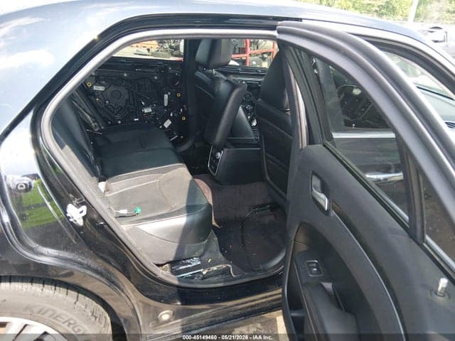 2017 CHRYSLER 300C 8