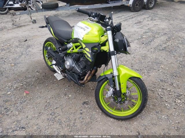 2022 BENELLI 302S