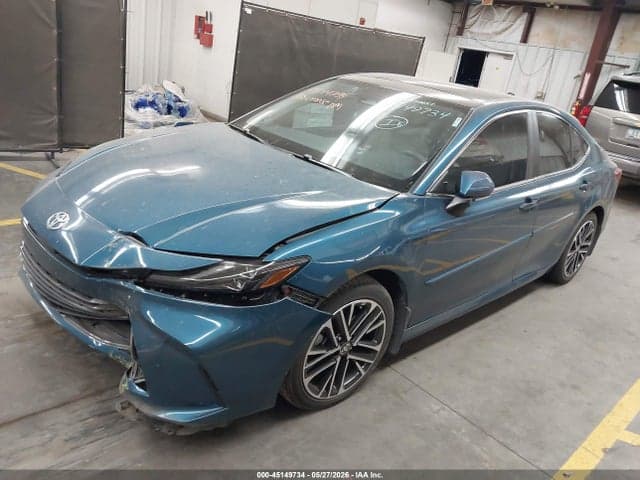 2025 TOYOTA CAMRY XLE 2