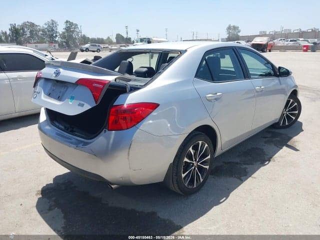 2017 TOYOTA COROLLA SE 4