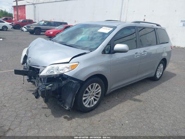 2017 TOYOTA SIENNA XLE 8 PASSENGER 2