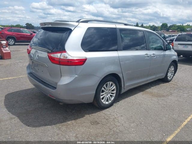 2017 TOYOTA SIENNA XLE 8 PASSENGER 4