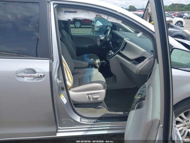 2017 TOYOTA SIENNA XLE 8 PASSENGER 5