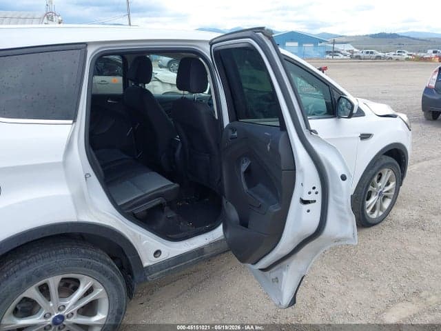 2017 FORD ESCAPE SE 8