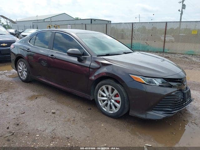 2019 TOYOTA CAMRY LE 1