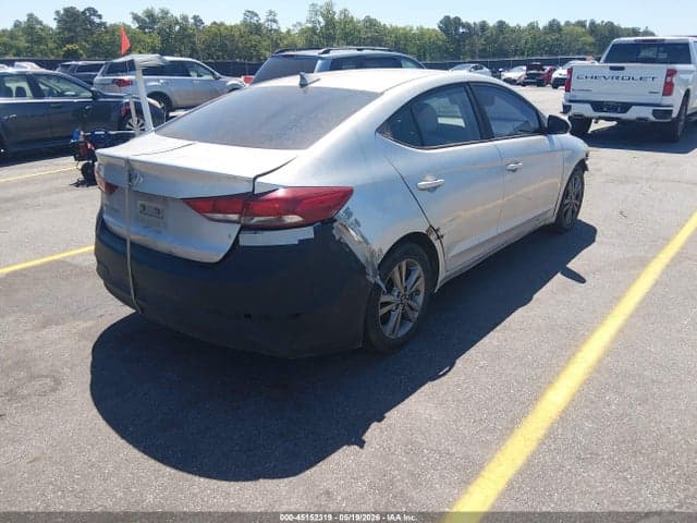 2017 HYUNDAI ELANTRA SE 4