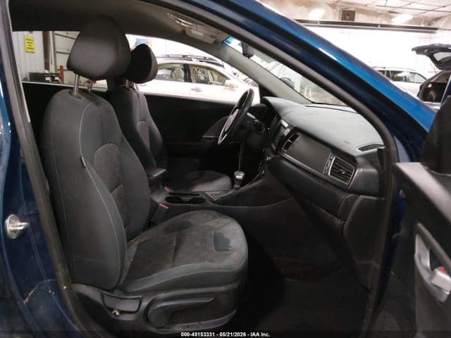 2019 KIA NIRO LX 5