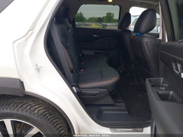 2023 NISSAN PATHFINDER PLATINUM 4WD 8