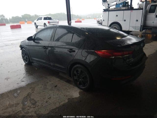 2018 HYUNDAI ELANTRA SE 3