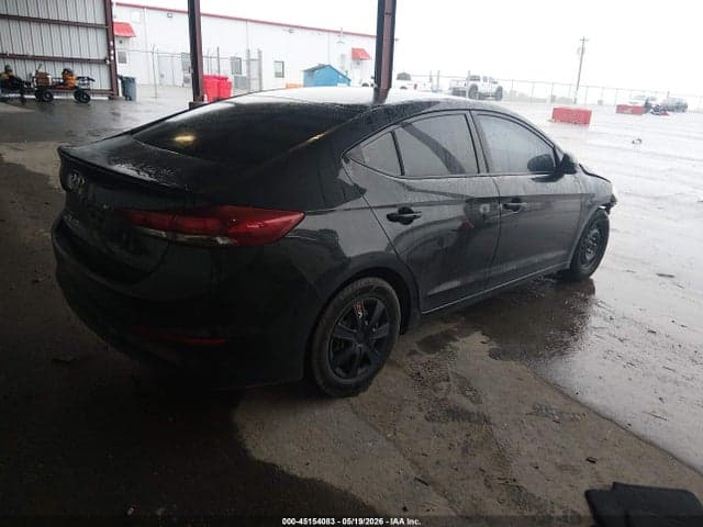 2018 HYUNDAI ELANTRA SE 4