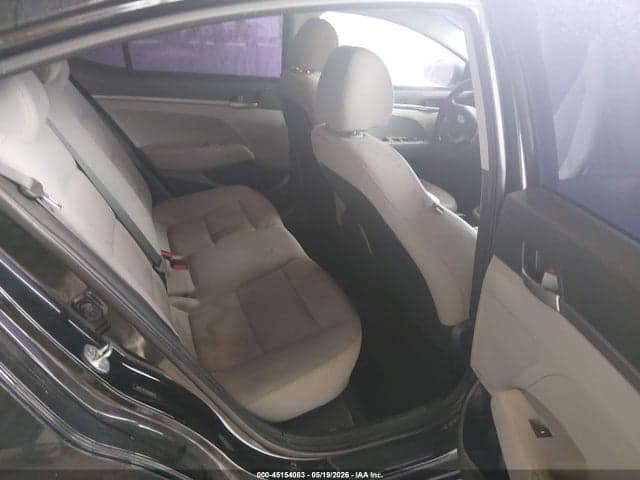 2018 HYUNDAI ELANTRA SE 8