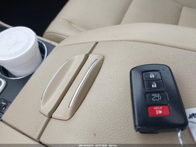 2019 TOYOTA HIGHLANDER XLE 11
