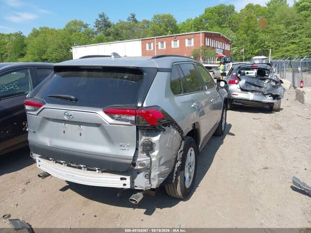 2020 TOYOTA RAV4 XLE 4