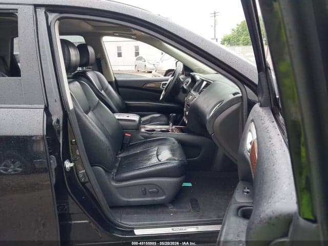 2017 NISSAN PATHFINDER PLATINUM 5