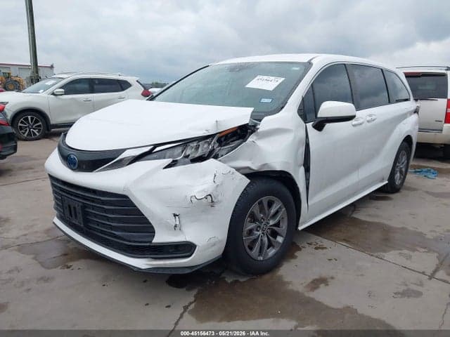 2022 TOYOTA SIENNA LE 2