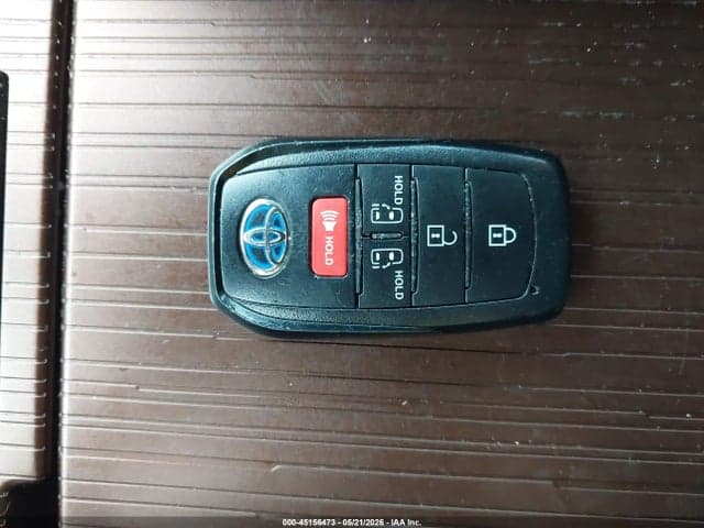 2022 TOYOTA SIENNA LE 11