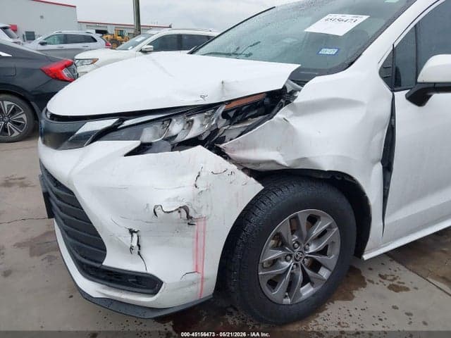 2022 TOYOTA SIENNA LE 6