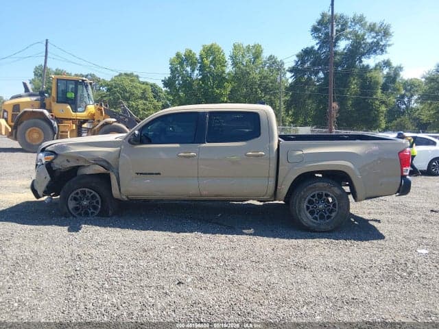 2017 TOYOTA TACOMA SR5 V6 14