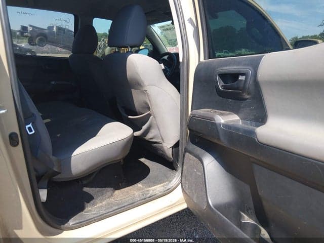 2017 TOYOTA TACOMA SR5 V6 8
