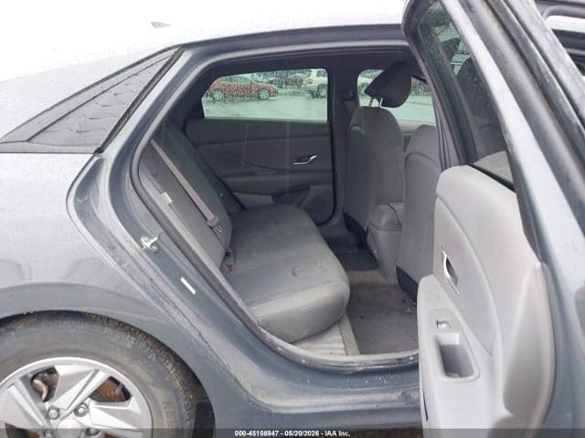 2024 HYUNDAI ELANTRA SE 8