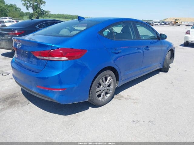 2018 HYUNDAI ELANTRA SEL 4