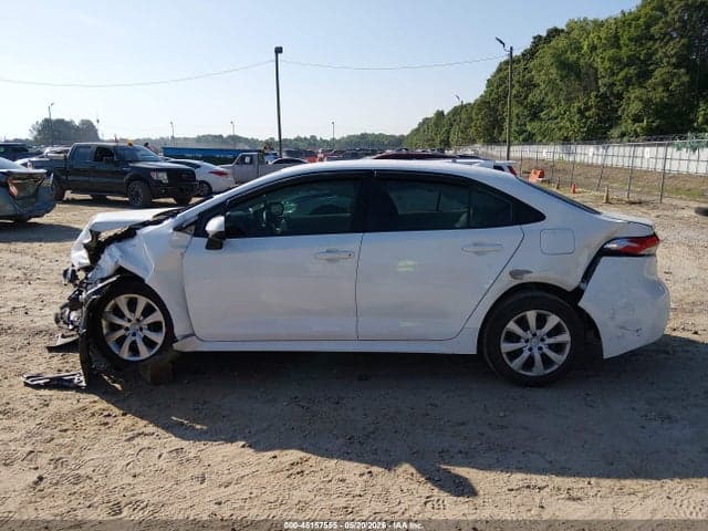 2022 TOYOTA COROLLA LE 15