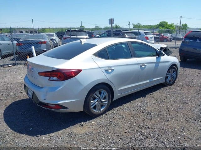 2020 HYUNDAI ELANTRA SEL 4