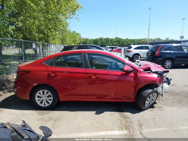 2018 HYUNDAI ACCENT SE 13
