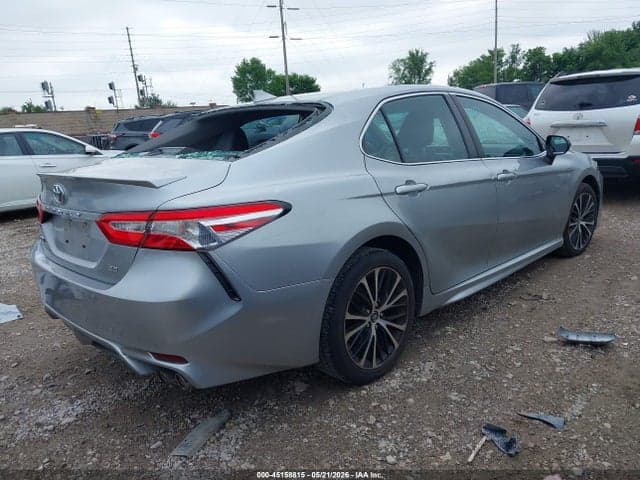 2020 TOYOTA CAMRY SE 4