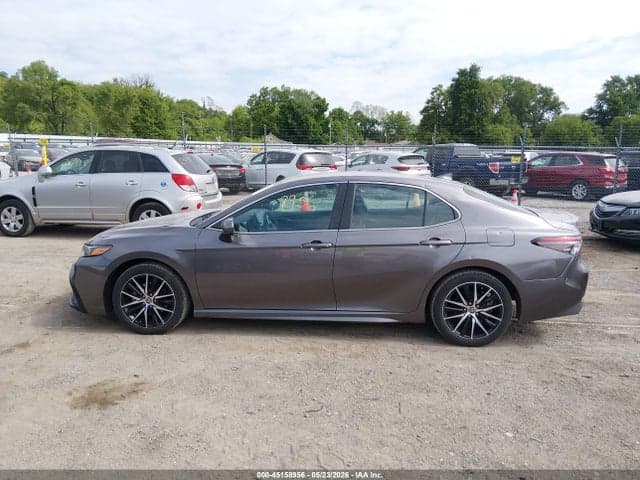 2021 TOYOTA CAMRY SE 14