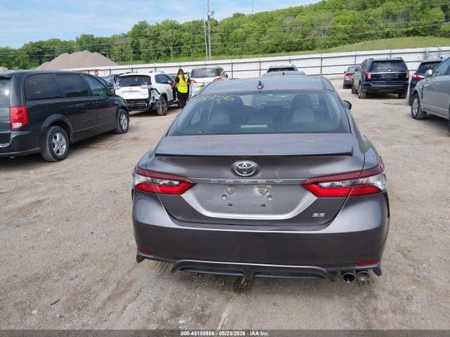 2021 TOYOTA CAMRY SE 16
