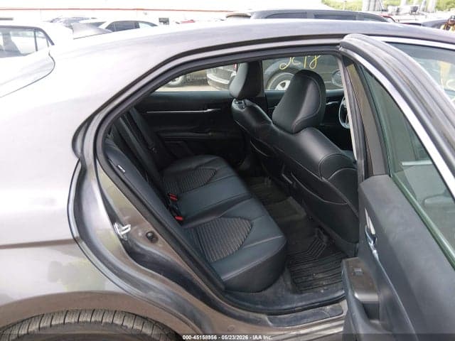 2021 TOYOTA CAMRY SE 8