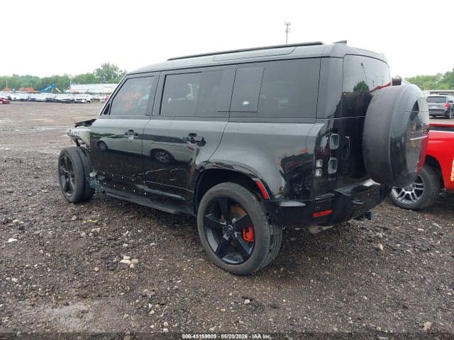 2024 LAND ROVER DEFENDER 4