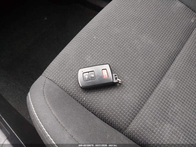 2018 TOYOTA RAV4 XLE 11