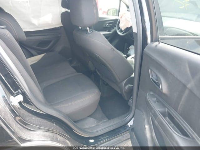 2021 CHEVROLET TRAX AWD LS 8