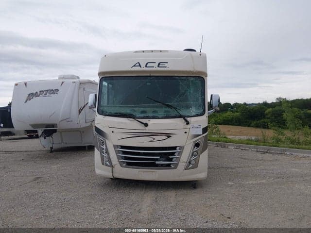 2019 FORD F53 6