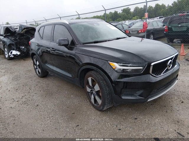 2020 VOLVO XC40 T5 MOMENTUM