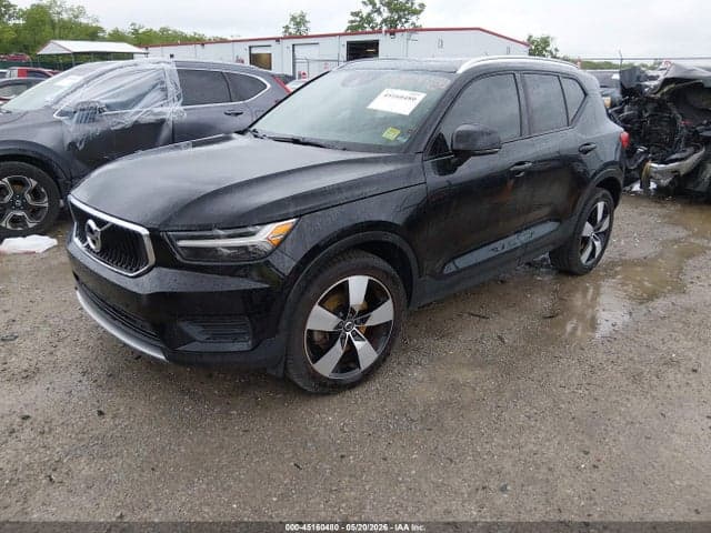 2020 VOLVO XC40 T5 MOMENTUM 2