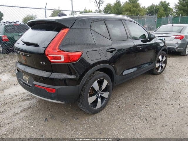 2020 VOLVO XC40 T5 MOMENTUM 4