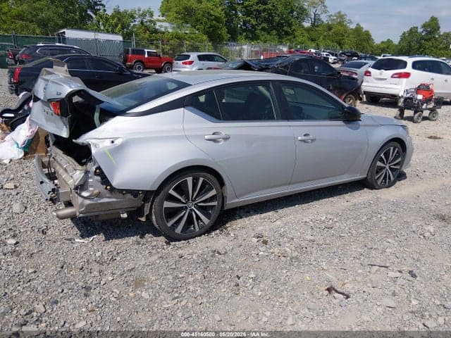 2022 NISSAN ALTIMA SR FWD 4