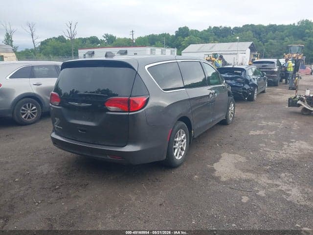 2023 CHRYSLER VOYAGER LX 4