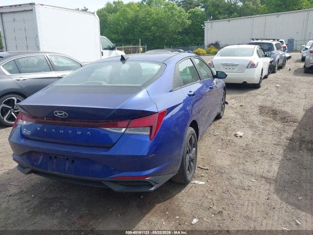 2022 HYUNDAI ELANTRA SEL 4