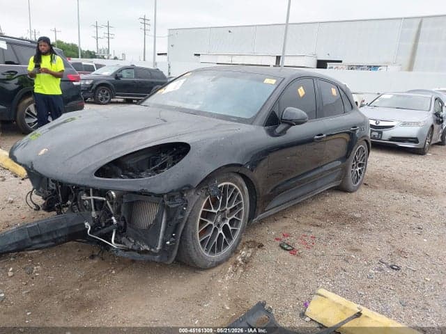 2015 PORSCHE MACAN S 2