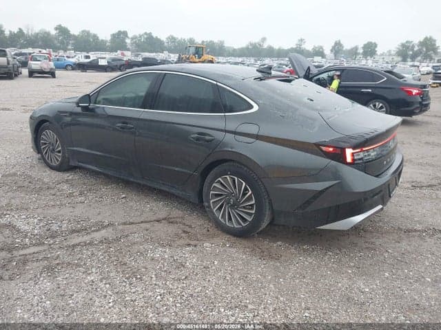 2025 HYUNDAI SONATA HYBRID LIMITED 4