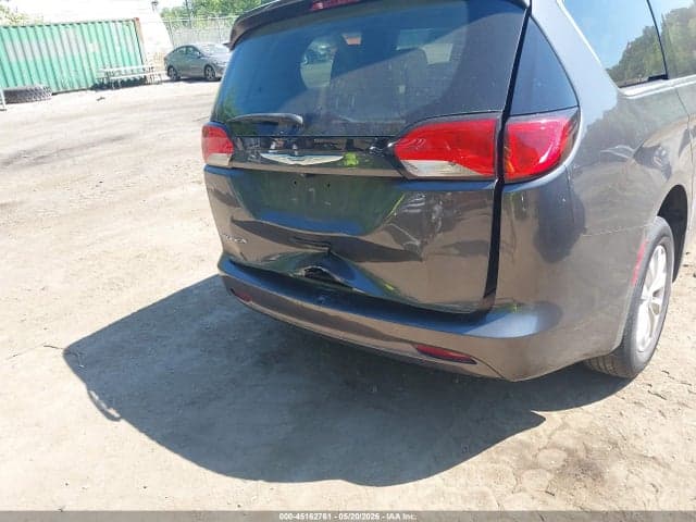 2017 CHRYSLER PACIFICA TOURING 12