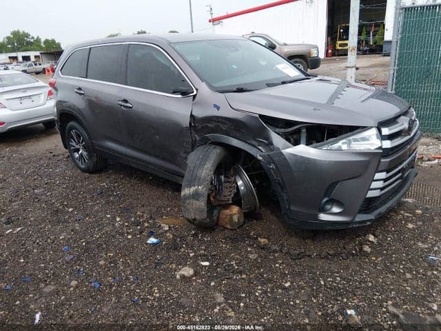 2019 TOYOTA HIGHLANDER LE 1