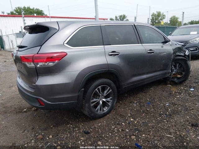 2019 TOYOTA HIGHLANDER LE 4